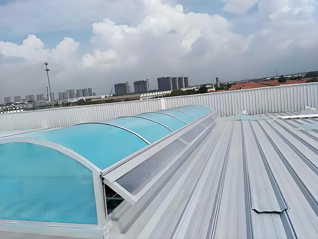 圆拱侧开型排烟天窗